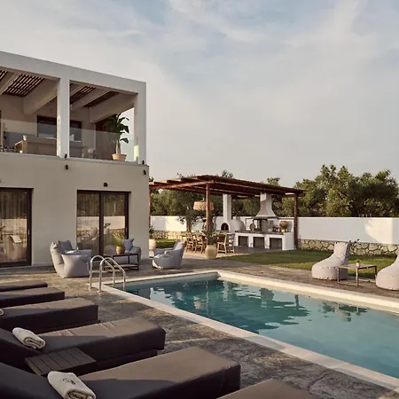 Villa Cozy Aura Residence, By Tk Premium *
